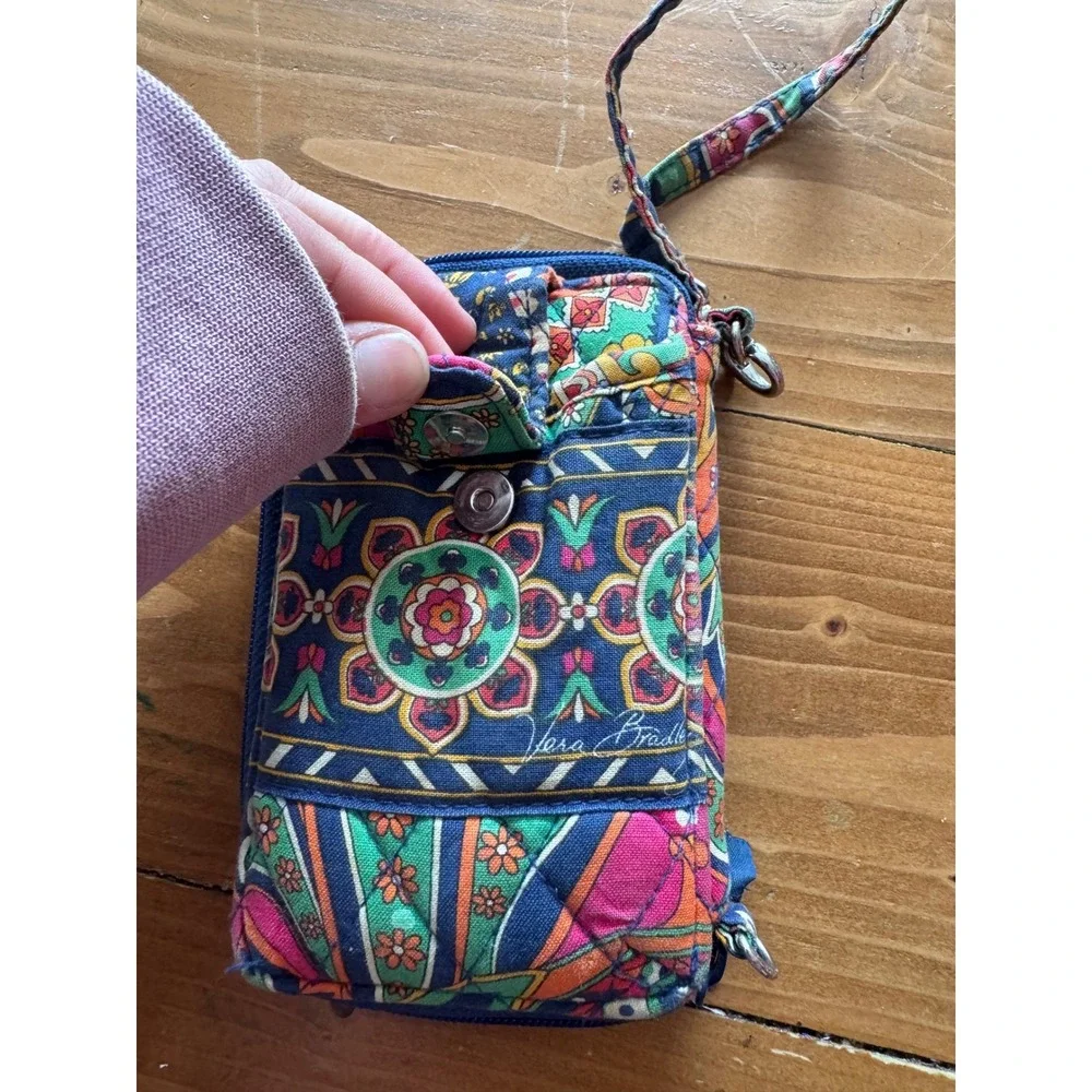 Vera Bradley Quilted Cotton Wristlet‎ Wallet Blue Floral Geometric Zip Around